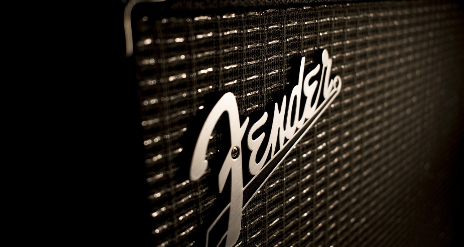 Fender-Schriftzug auf Amplifier