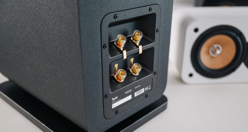 Kabelanschlüsse auf der Rückseite der Ultima 20